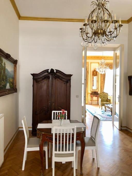 Baroque Danube Panorama Red Apartamento Budapeste Exterior foto